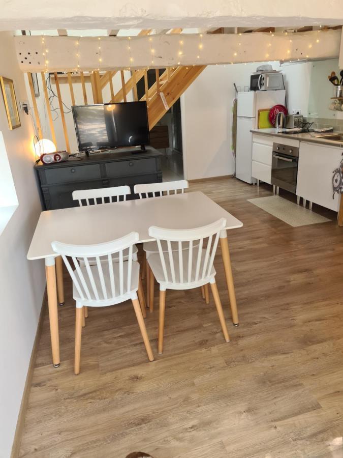 Charmant Logement A La Campagne Gazaupouy Exterior foto